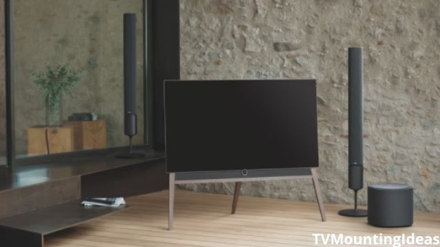 Simple TV wall Design for small living room